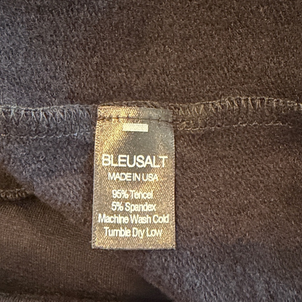 Bleusalt Sleeveless Signature Fabric Turtleneck Top - Black L (3) - Picture 5 of 5